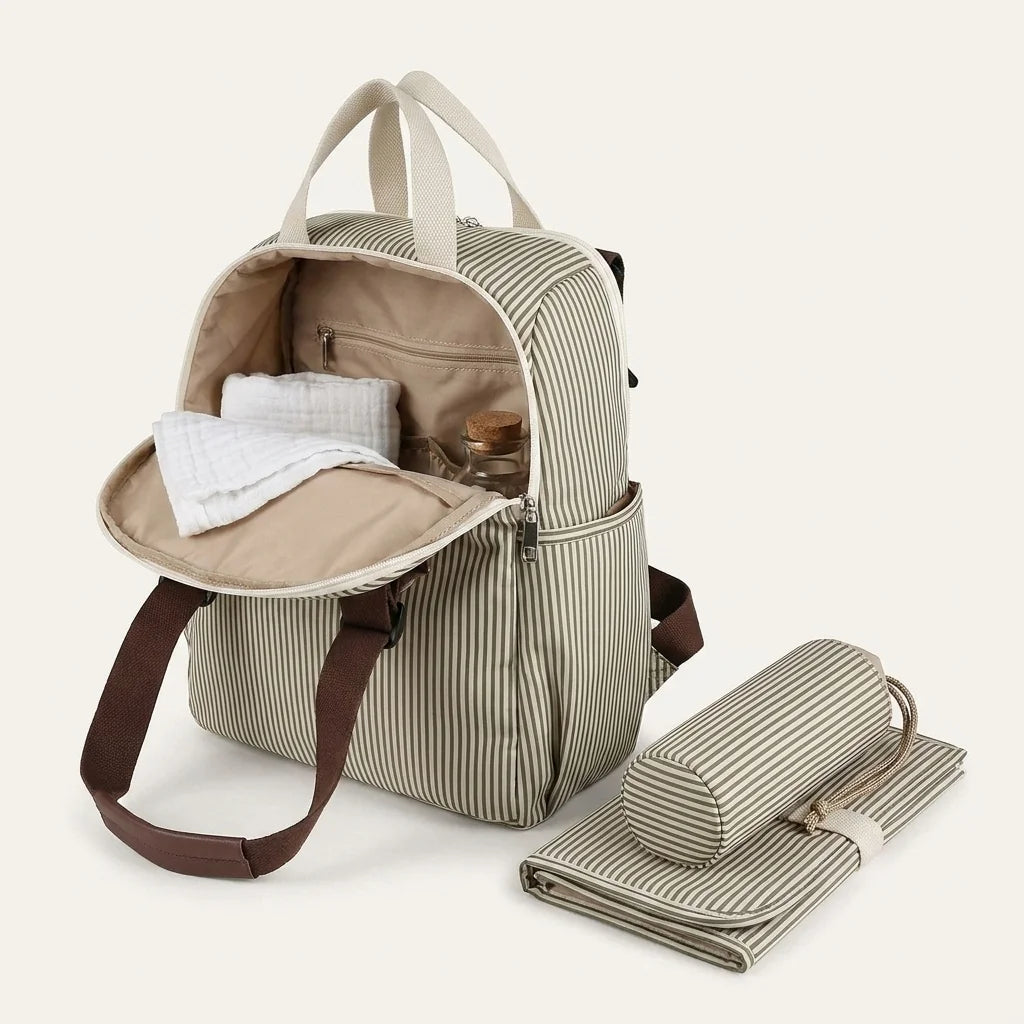Sac à langer kit 3 en 1 muted khaki green - vue de face avec compartiments ouverts