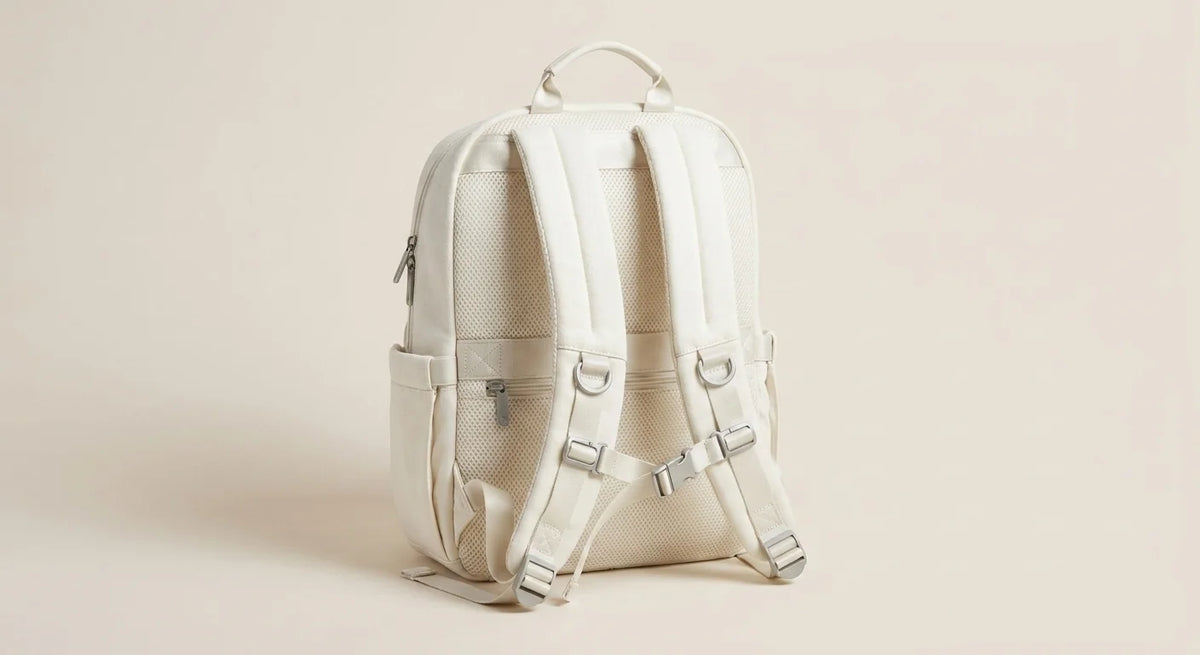 Sac à langer minimaliste compact off-white ivory - système de portage et bretelles ergonomiques